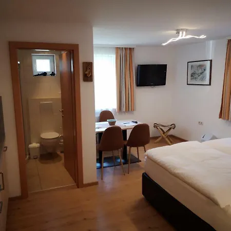 Haus Sonnenschein 公寓